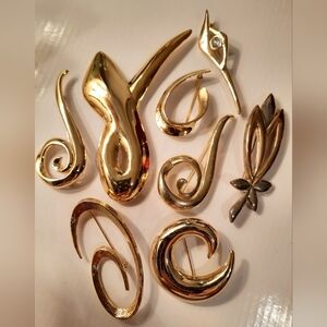 Elegant  Modernist Gold Brooch Set